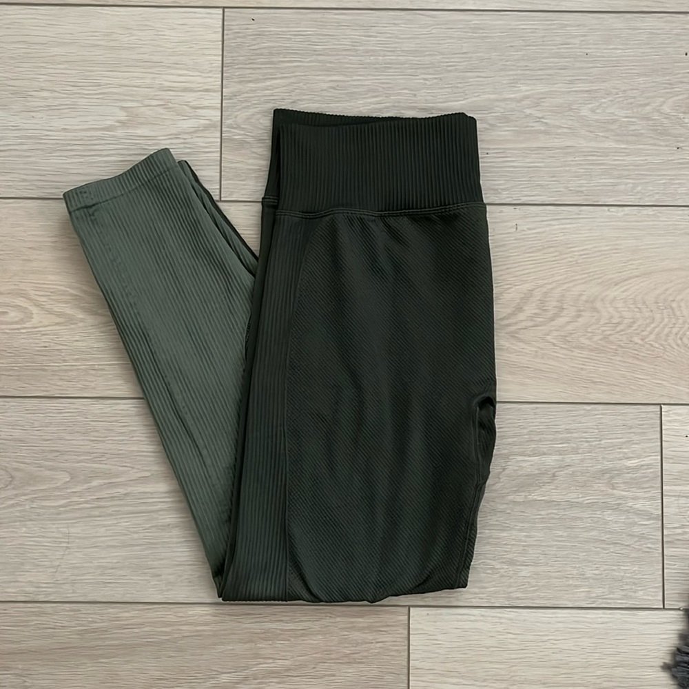 Victoria’s Secret PINK Active Ribbed Ombre Leggings